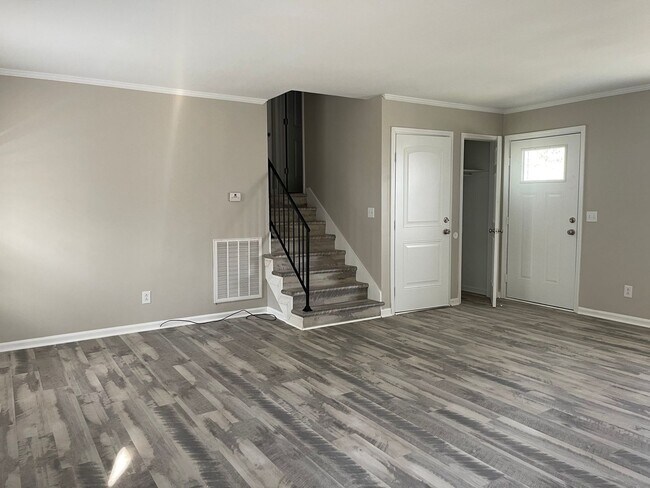 Building Photo - Newly Renovated Home in South Nash!