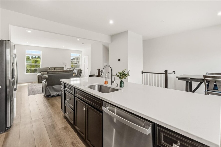 Beautiful updated Kitchen - 1403 Wilmer Park Ln