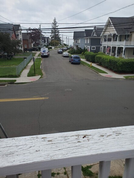 Building Photo - 1046 E Broadway