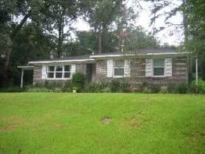 Building Photo - 1116 Rosewood Dr