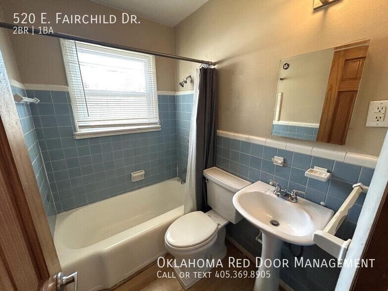 Building Photo - 520 E Fairchild Dr