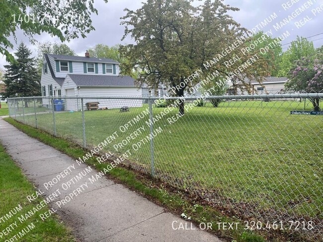 Building Photo - 1401 7th St N