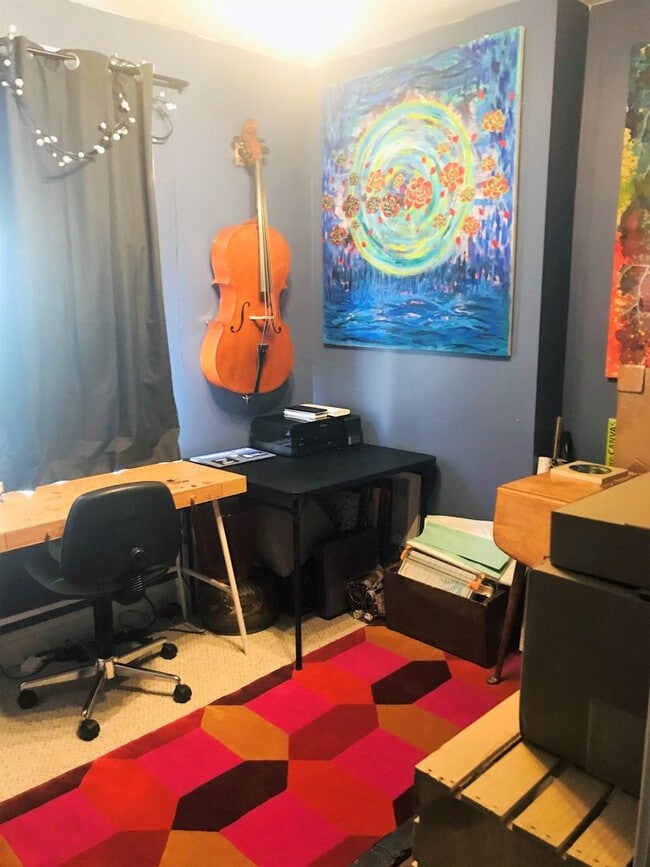 Building Photo - Gorgeous 3-Bed Townhome in Whitman! Available mid-July!