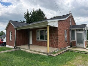 Building Photo - 264 Jenny Wren Dr