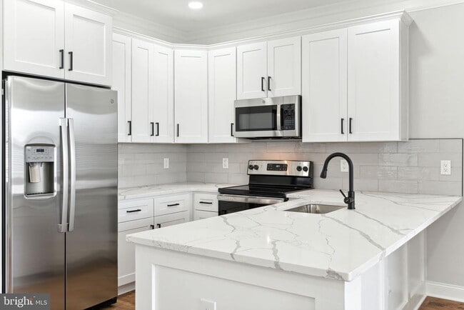 Building Photo - 48 Evergreen Ln