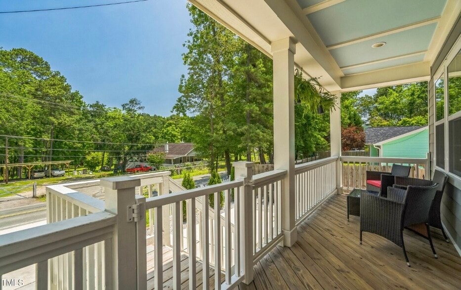 Building Photo - 647 N Hardee St