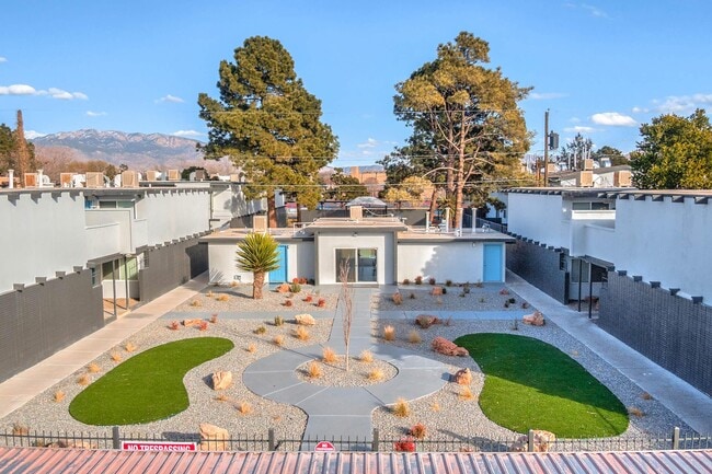 Building Photo - The Valencia