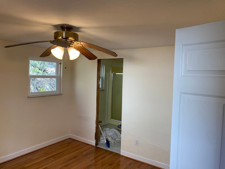Building Photo - 4268 Sample Ct