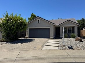 Building Photo - Charming single home in Roseville!