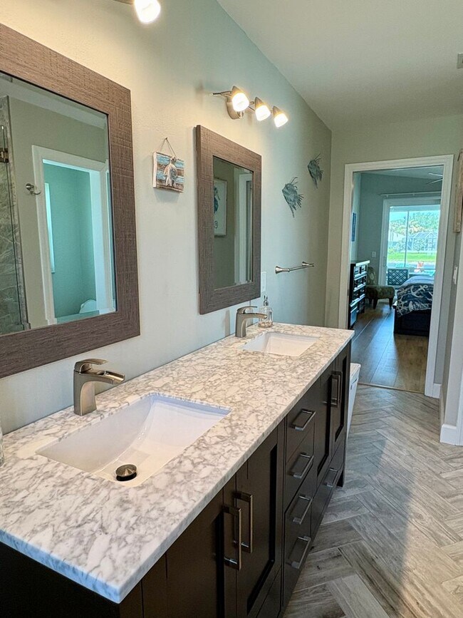 Building Photo - 3/2/2 with huge screened in Patio in The Pines/Jensen Beach