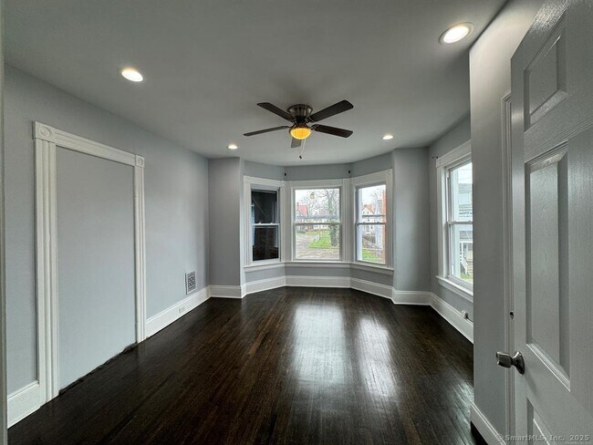 Building Photo - 557 Colorado Ave