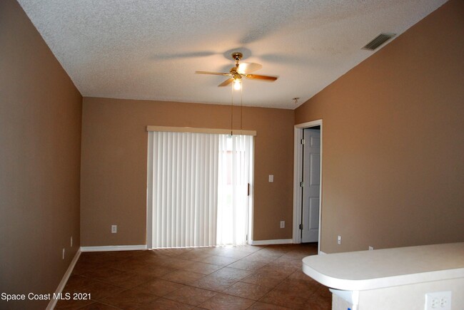 Building Photo - 720 Wickham Lakes Dr