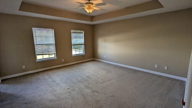 Building Photo - 827 Terrell Dr