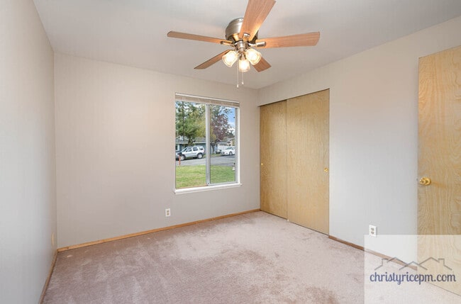 Building Photo - 2107 SE 21st Ct