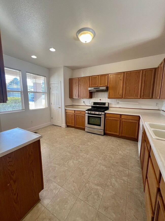 Building Photo - 1518 Iratcabal Dr
