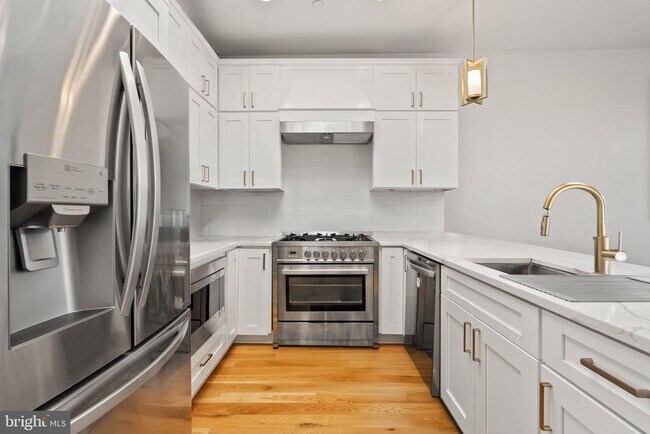 Building Photo - 1315 Trinidad Ave NE