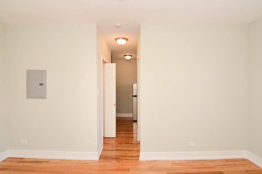 Building Photo - 2737 N Mildred Ave