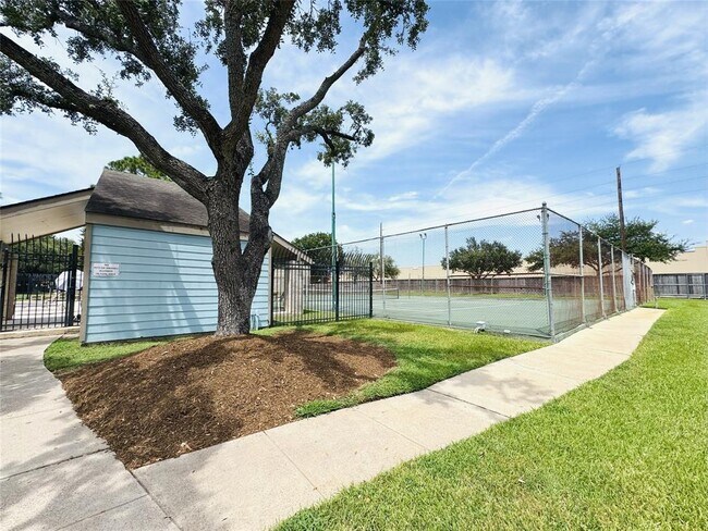 Building Photo - 2906 Shadow Trail Dr