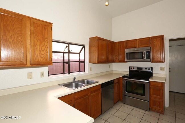 Building Photo - 9210 N 104th Pl