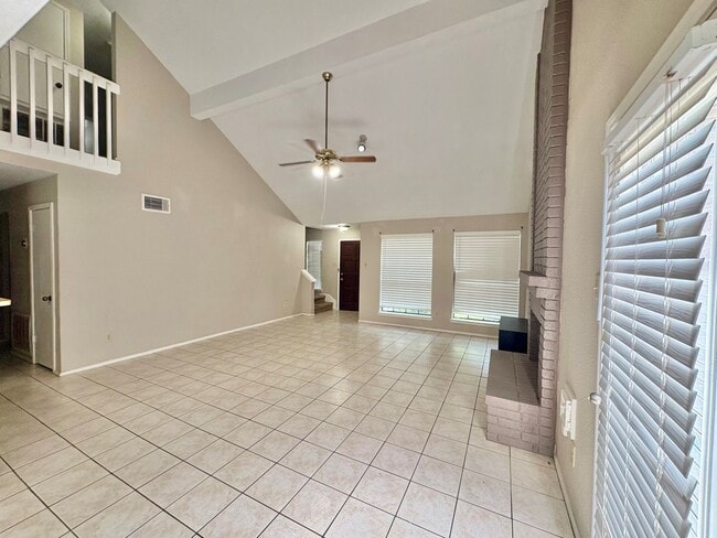 Building Photo - 16307 Leamington Ln
