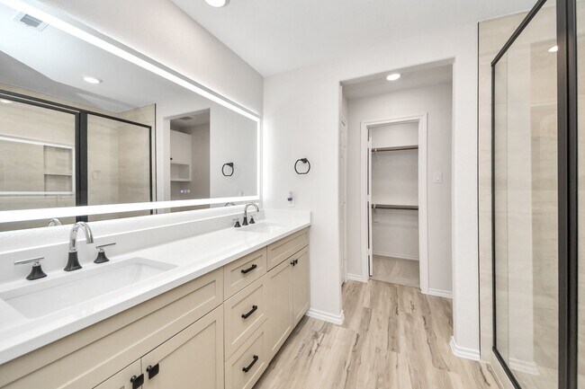 Building Photo - 26722 Lantana Cyn Dr