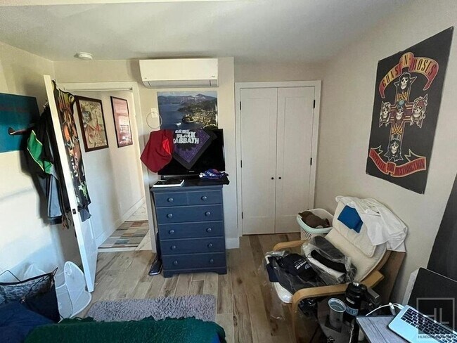 Building Photo - EMPIRE BOULEVARD