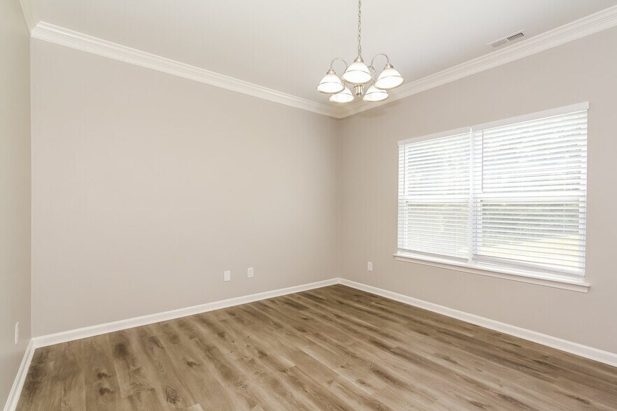 Building Photo - 114 Flanders Dr