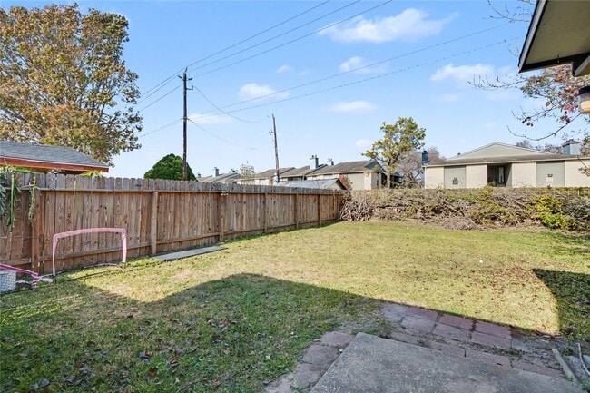 Building Photo - 319 Richvale Ln