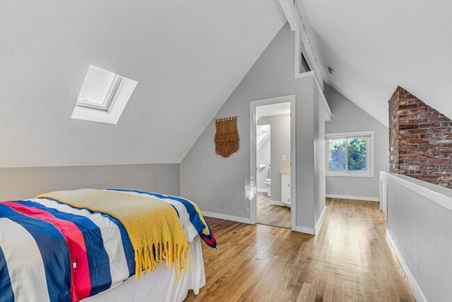 Building Photo - 2 Clover Hill Rd