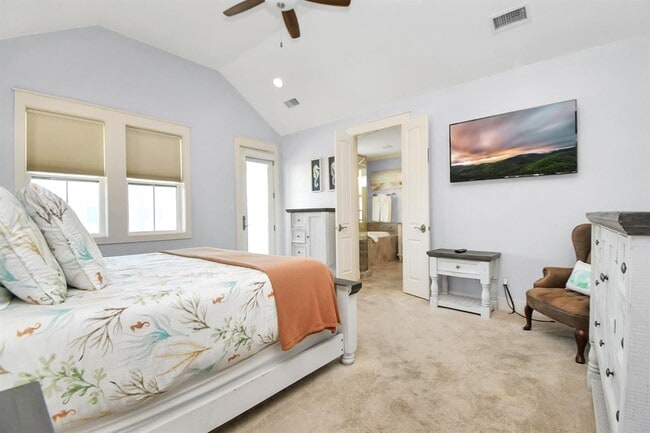 Building Photo - 3803 Neptune