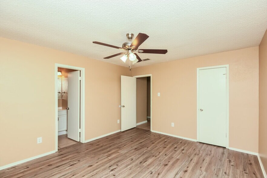 Building Photo - 3713 Arnold Dr