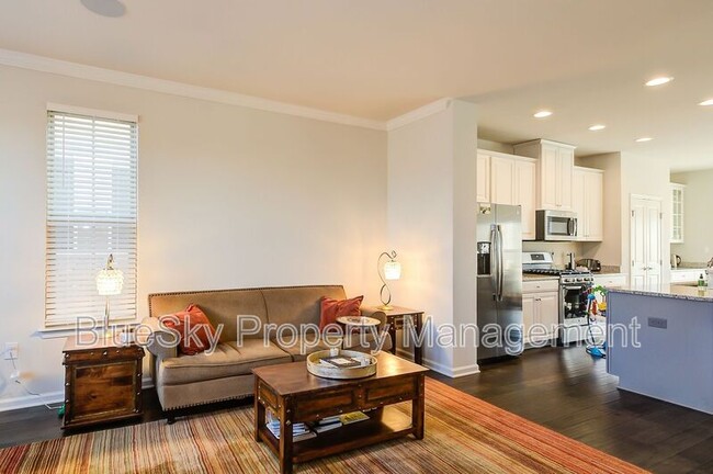 Building Photo - 822 Oval Park Ln