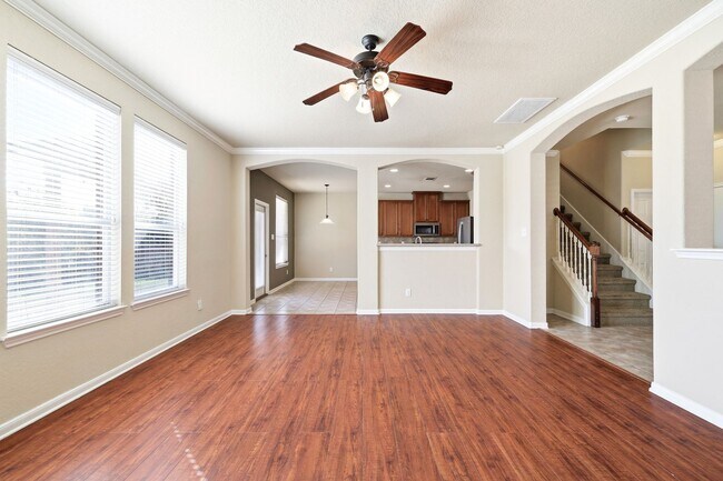 Building Photo - ***APPLICATION CURRENTLY UNDER REVIEW***Spacious Cul-de-sac home located close to Seaworld, Lackl...