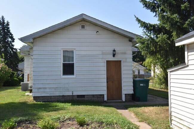 Building Photo - Mishawaka- near Bethel University, shoppin...