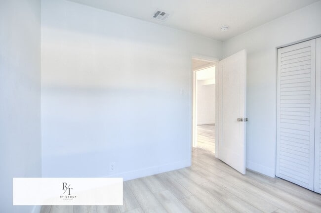 Building Photo - FULLY REMODELED – Front House for Rent (Ba...