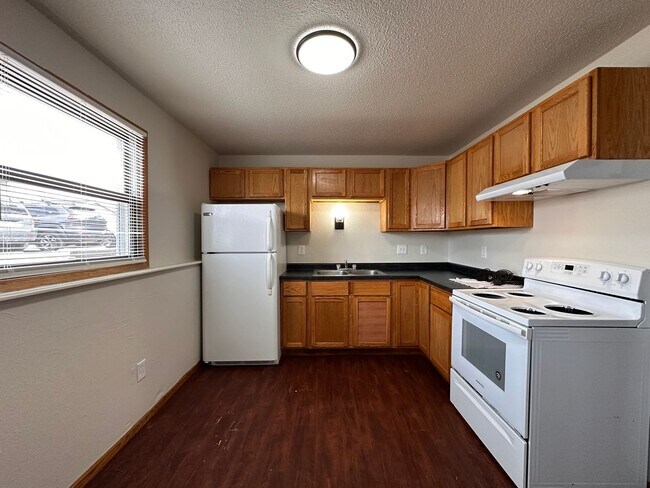 Building Photo - Regal Landing IIII