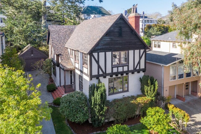 Building Photo - 230 Magellan Ave