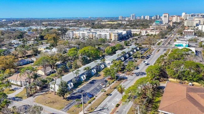 Building Photo - 2304 Ringling Blvd