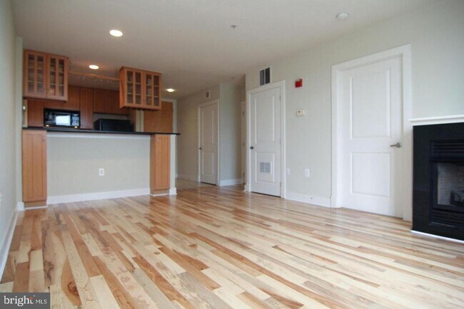 Primary Photo - 1200 N Hartford St