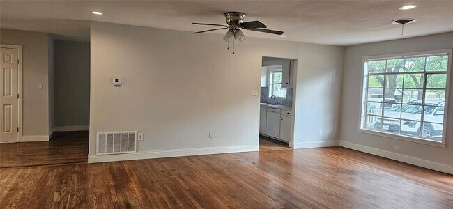Building Photo - 804 Hudgins St