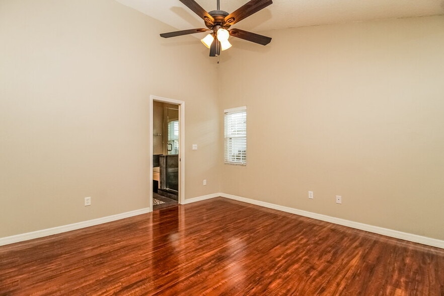 Building Photo - 1215 Creek Woods Cir