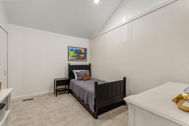 Building Photo - 3936 Holden Dr