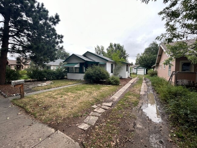 Building Photo - Charming 2 bedroom 1 bath home!