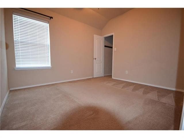 Building Photo - 9009 Weller Ln