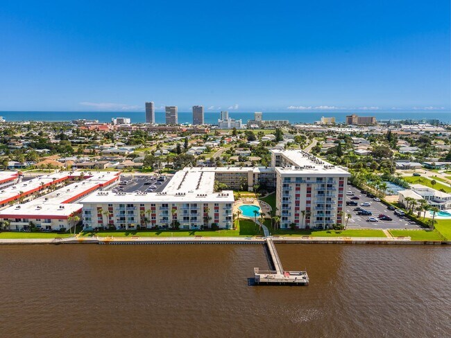 Building Photo - Riverfront 1-Bedroom Condo with Intracoastal Views – Daytona Beach, FL