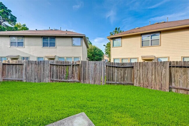 Building Photo - 22 Wickerdale Pl