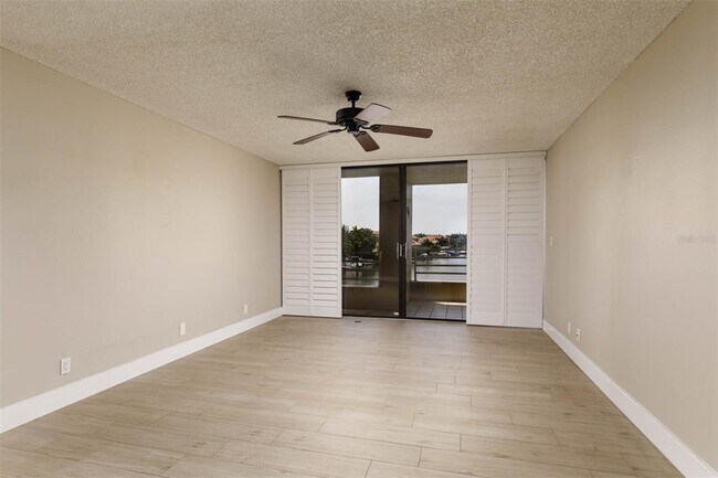 Building Photo - 2775 Kipps Colony Dr S