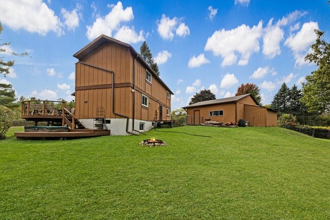 Building Photo - 4400 Valley Rd