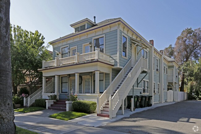 Primary Photo - 2008 N St