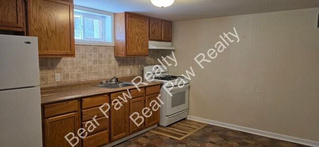Building Photo - 1119 Converse Ave